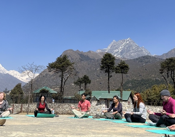 고레파니 푼 힐 요가 트레킹