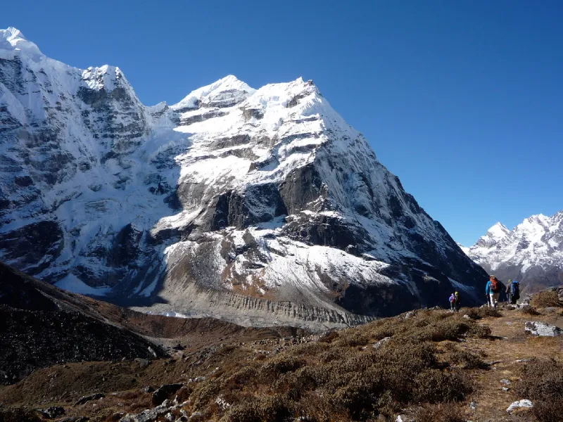 메라 피크 등반