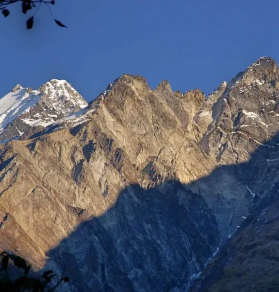 아피 베이스 캠프 트레킹