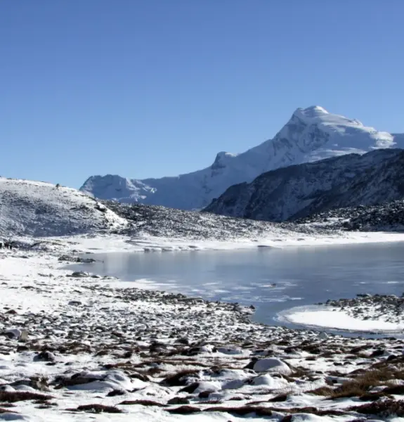 Amphu Lapcha Pass Trek